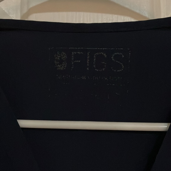 Figs Medium Catarina Top in Navy Blue - Picture 2 of 3
